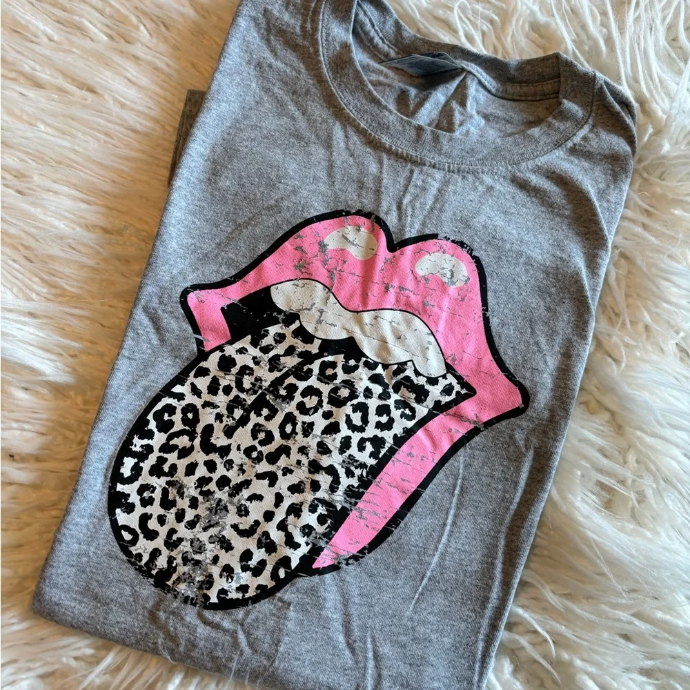 💜 5 for $20 💜 Rolling Stones to tongue tee shirt - Picture 1 of 2
